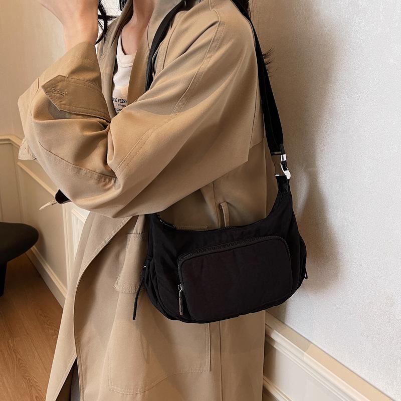 Retro Casual Fashion Sense Bag Women's 2025 New Fashion Shoulder Messenger Bag Niche Design Casual Simple Bag