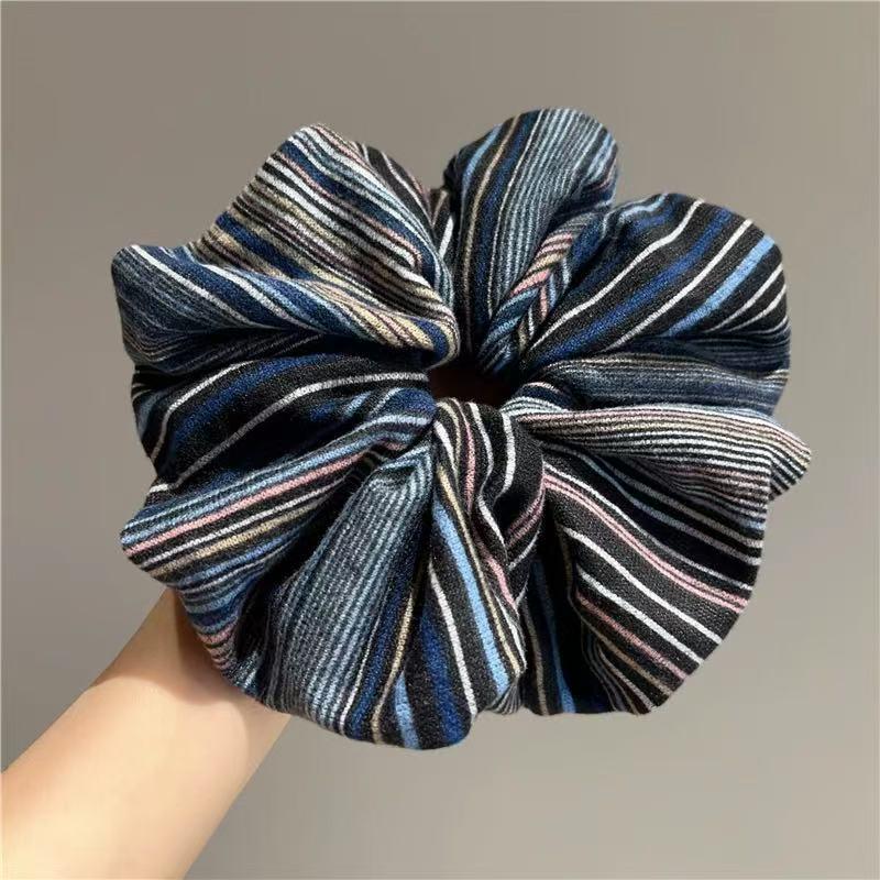 

Chic 2025 Retro Striped Fabric Scrunchie: Lazy Ponytail & Bun Hair Tie Headband.