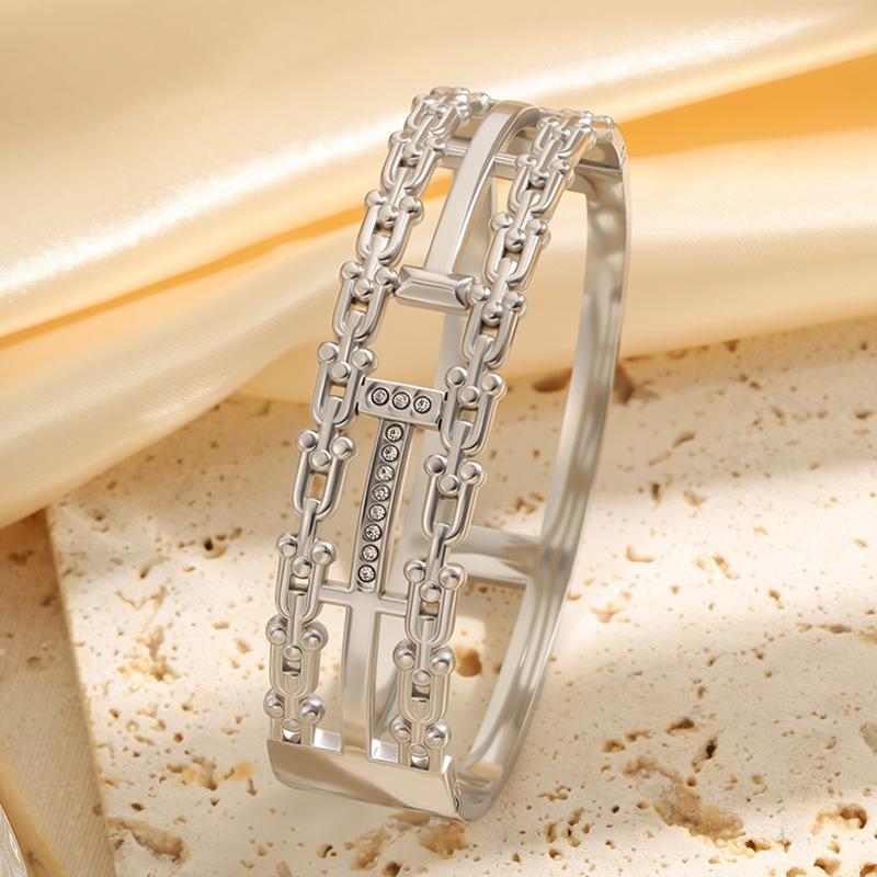 New Wide Version of Titanium Steel Light Luxury and High-end T-shaped Horseshoe Bracelet