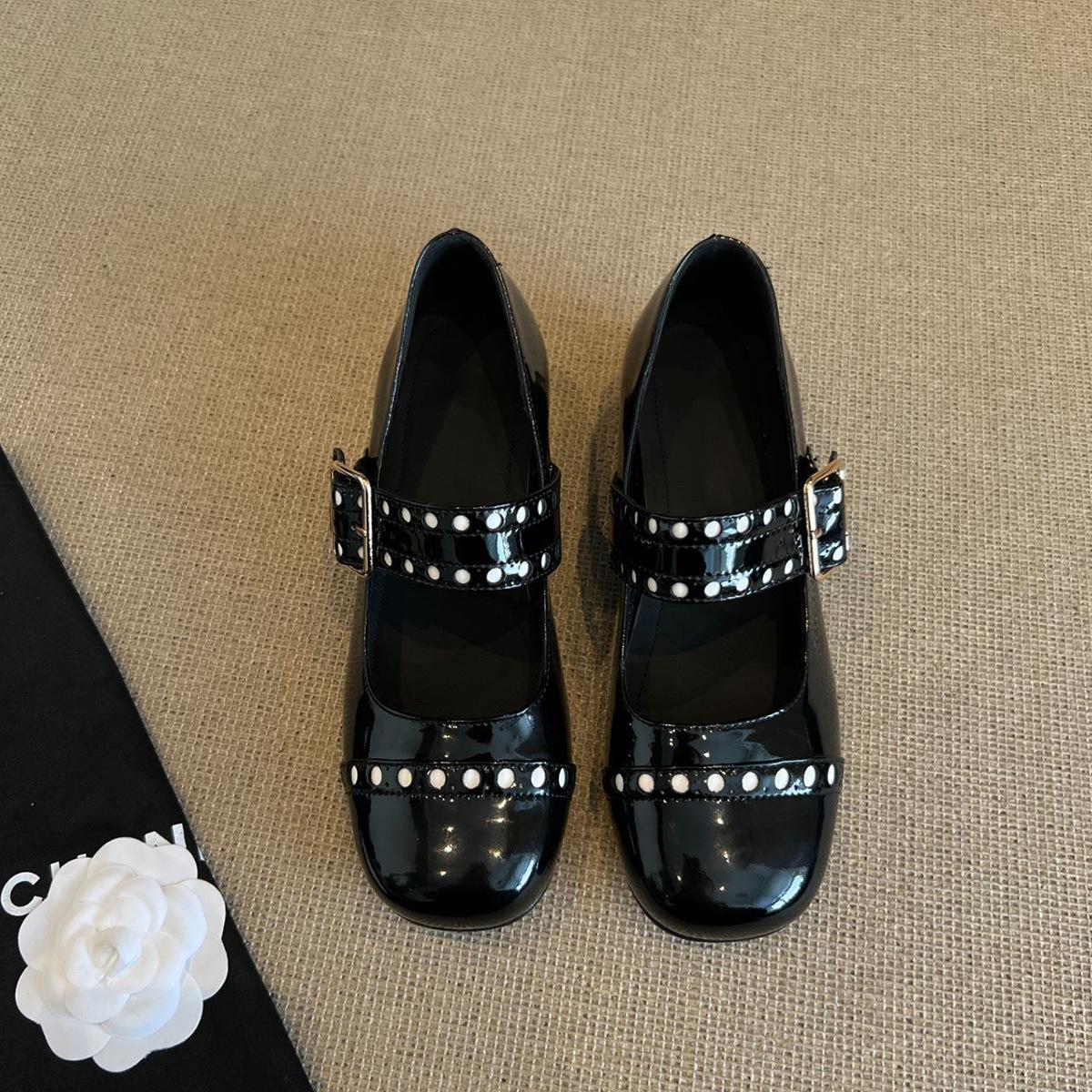 

Sheepskin French Mary Jane shoes women s round head with buckle medium heel single shoes versatile leather shoes shallow high heels 35