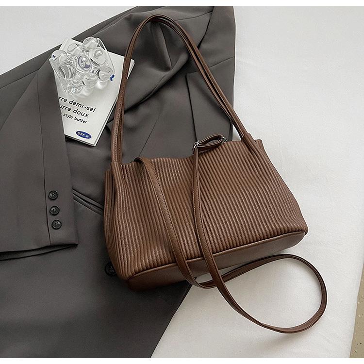 Premium Sense Bag Women's 2024 New Autumn and Winter Fashion Texture Shoulder Underarm Bag Popular Versatile Commuter Tote Bag