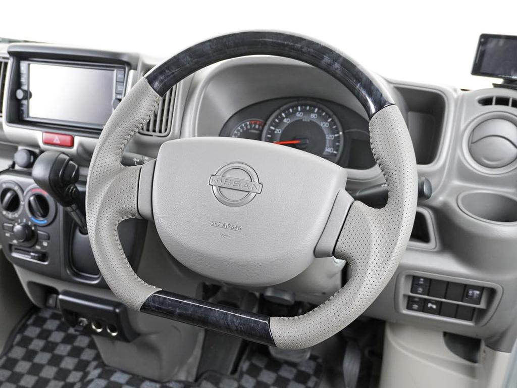 Gun Grip Steering Wheel Wood for Toyota Every Van DA17V TRISTAR'S D-Type (Black Grain)