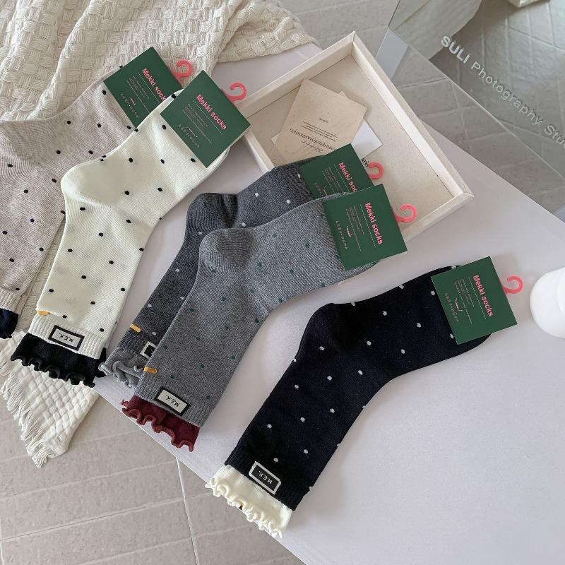 Cotton Women's Autumn and Winter Color-matched Double-seam Fabric Label Black Fungus Edge Polka Dot Pile Socks Are Versatile and Simple
