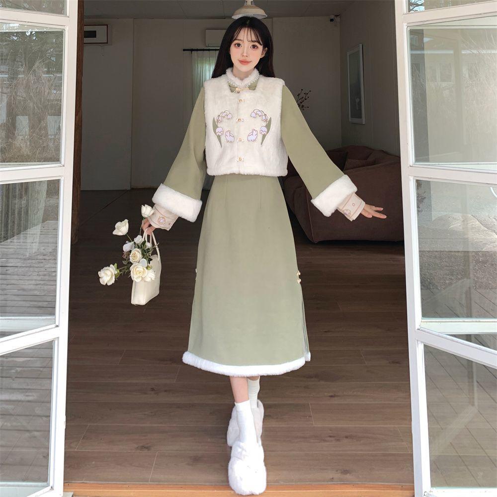 2025 Autumn/Winter Girls' Velvet Tang Suit & Qipao Set with Han Elements