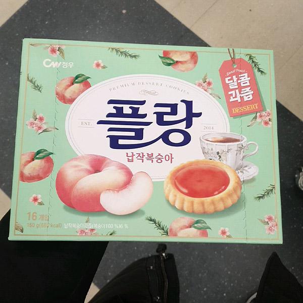 CW Cheongwoo Flan Flat Peach Tart Bakery Biscuits 16 Packs One thing