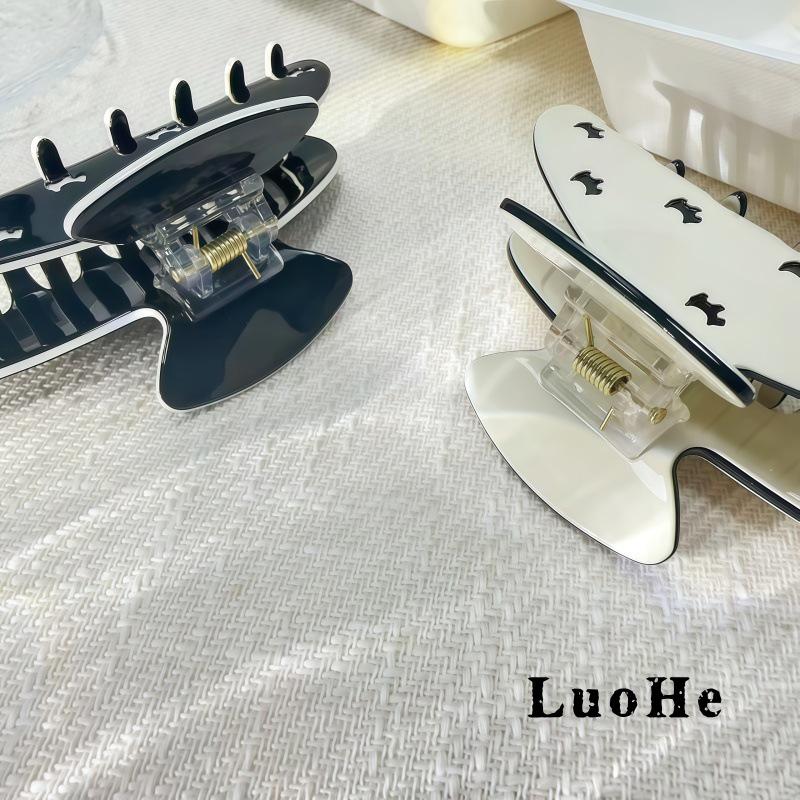 Korean Style Hollow Dog & Shark Hair Clip - Chic, Versatile Updo Claw for Women