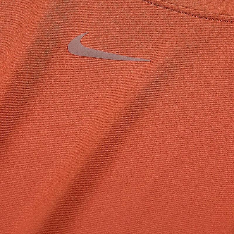 

Nike Дышащая круглая горловина с коротким рукавом, обычная футболка, женские топы, оранжевый цвет FN2799-825 S
