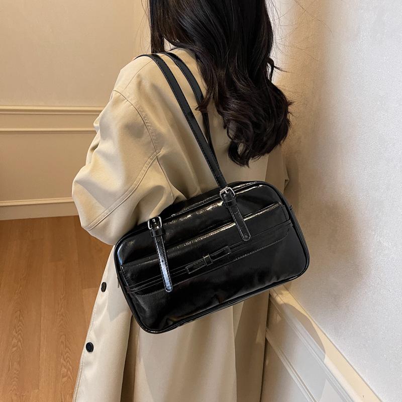 

Сумка-тоут на плечо женская весенняя ретро легкая роскошная нишевая высококлассная чёрный