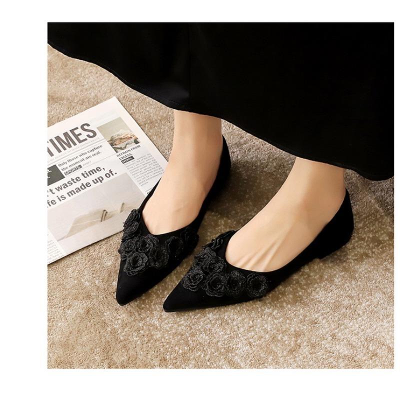 Women's Pointed Toe Suede Flats with 3D Floral Decor Slip-on Elegant Casual Shoes