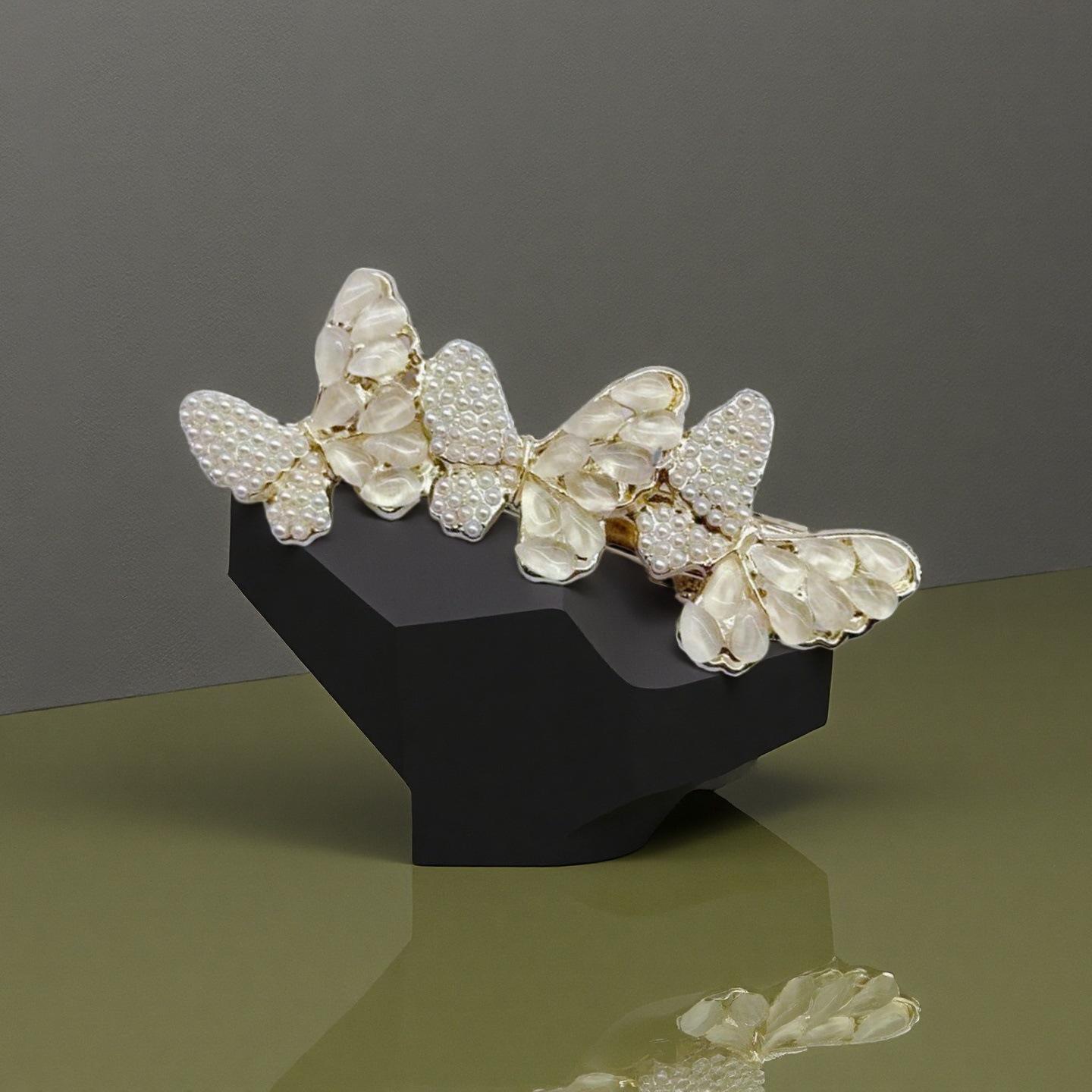 

Golden Pearl Butterfly Hair Clip - Elegant High-End Bangs Accessory золотой