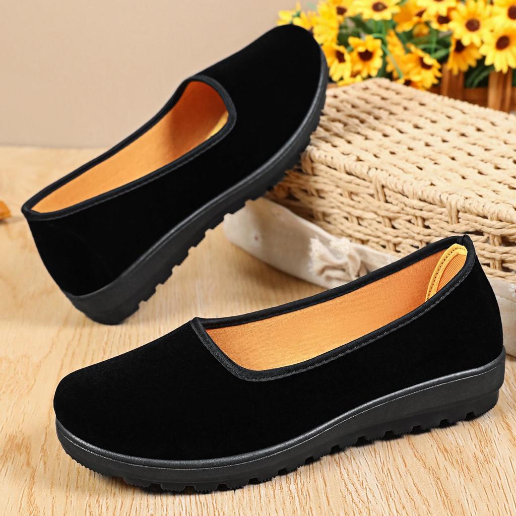 Women's Spring Soft Sole Non-slip Black Cloth Shoes for Middle-aged and Elderly – Classic Etiquette Style