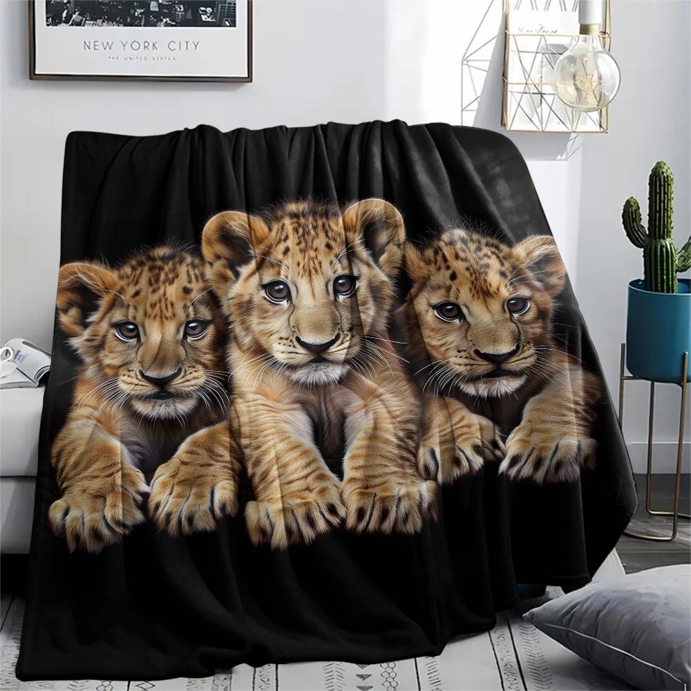 Little Lion pattern Flannel Blanket, High quality Comfortable for All Seasons, Home Decor, Warmth and Comfort, Perfect for Gifts.