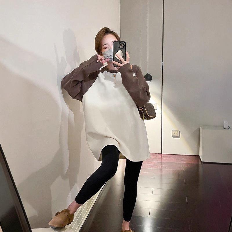 

Женская свободная термальная футболка средней длины с рукавами реглан и контрастными цветами Medium кофейный