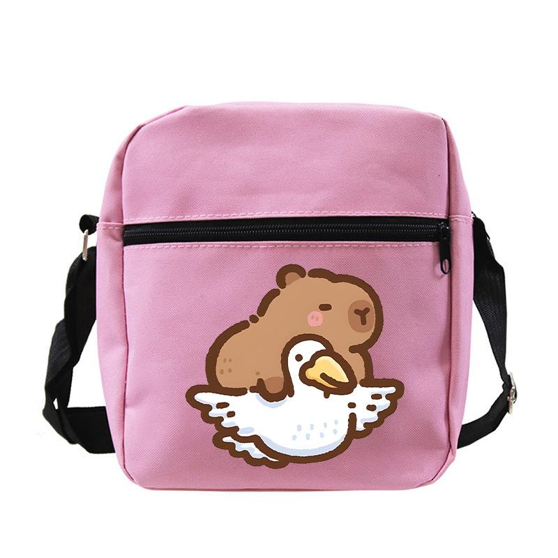 

Рюкзак-слинг «Капибара» с персонализированной печатью, трендовая корейская версия, модная сумка-мессенджер для студентов, мальчиков и девочек No Specifications