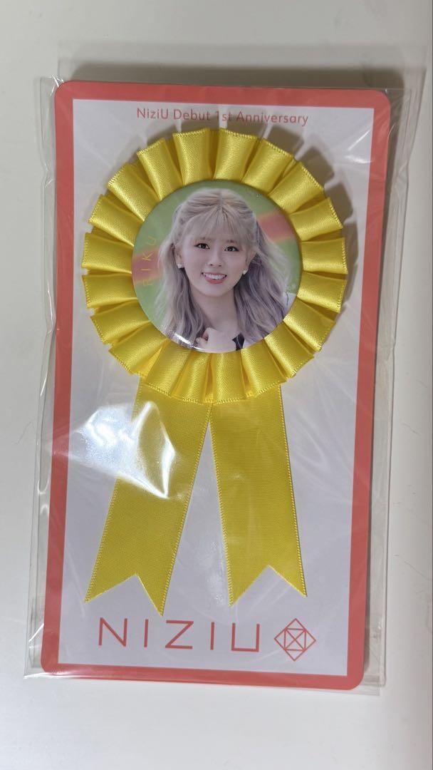 

[USED] NiziU rosette badge request