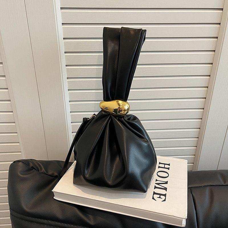 

Chic Retro Pleated Mini Bucket Bag for Women - 2025 Autumn/Winter Collection чёрный
