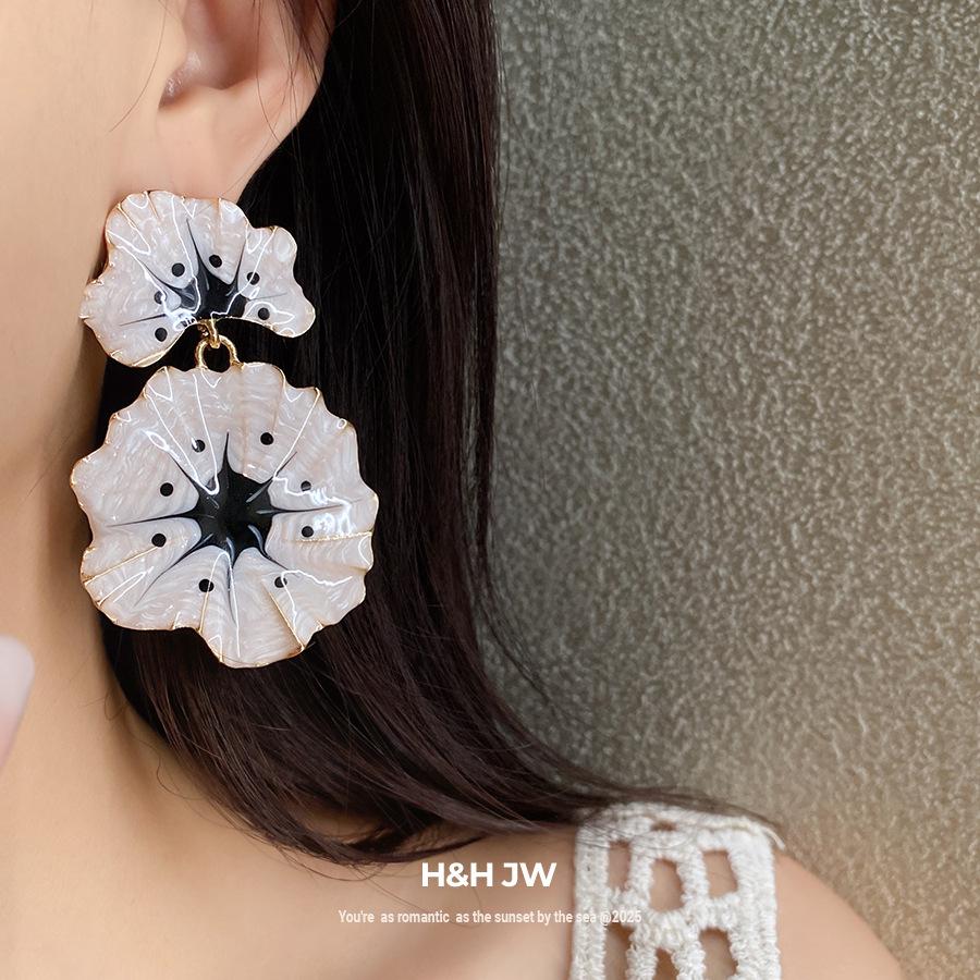 Steel Needle Dripping Oil Ginkgo Flower Pendant Earrings Super Immortal Mori Gentle Temperament Earrings Light Luxury Advanced Earrings Women