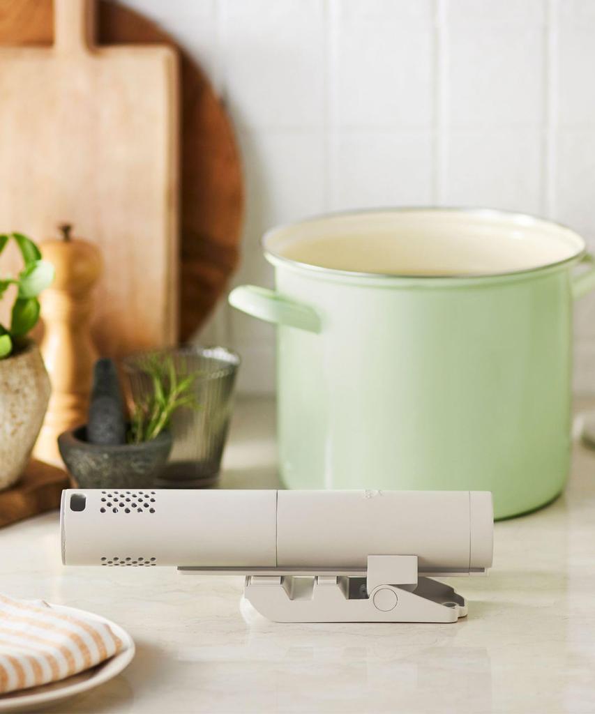 BRUNO Compact Sous Vide Cooker, Light Green, Low Temperature Heating, Healthy Cooking, Moisturizing, Slide Clip, Suitable for Pots (Deep and