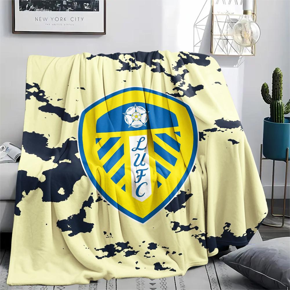 Logo Leeds United, Coperta in Flanella con Fantasia, Alta qualità, Confortevole per Tutte le Stagioni, Decorazione per la Casa, Calore e Comfort, Perfetta per Regali.