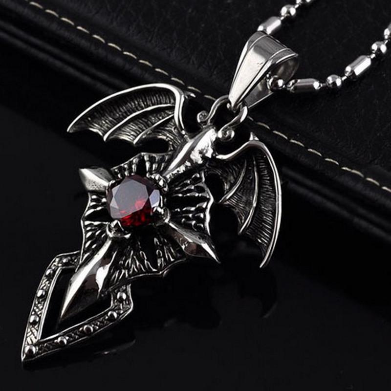 

Мужское ожерелье в готическом стиле красный