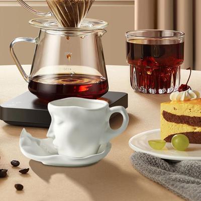El Yapımı Porselen Çay Fincanı Seti ve Eşleşen Altlığı