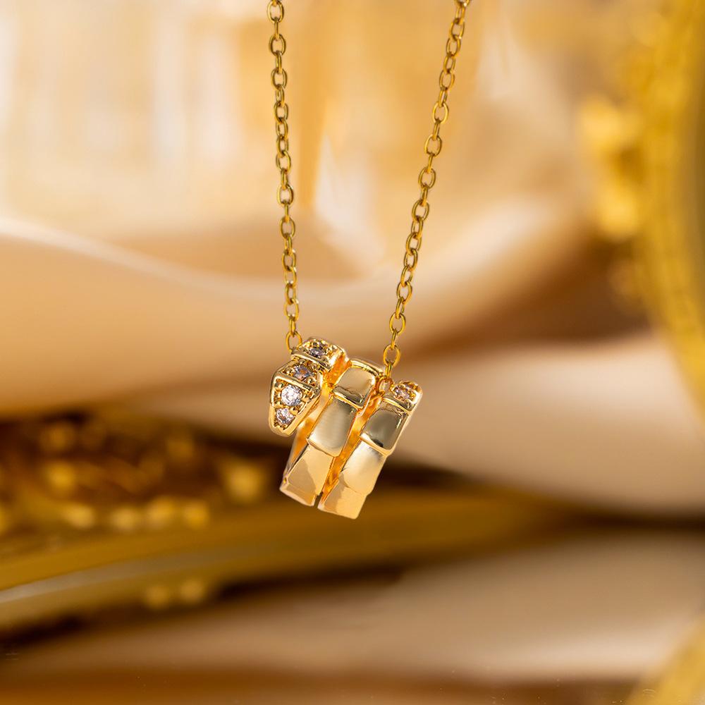 Elegant Luxury Full Zircon Copper Micro Inlaid Necklace Women Simple Exquisite Collarbone Chain Necklace