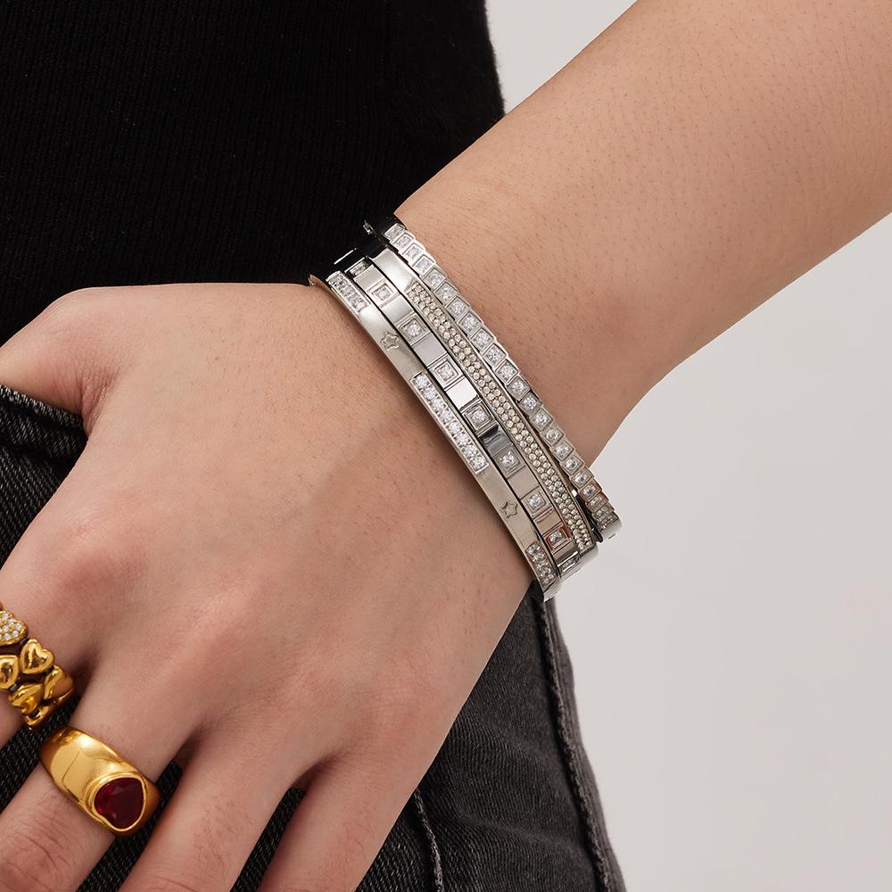 European Classic Zirconia Women's Bracelet: Stainless Steel Design with Rhinestones