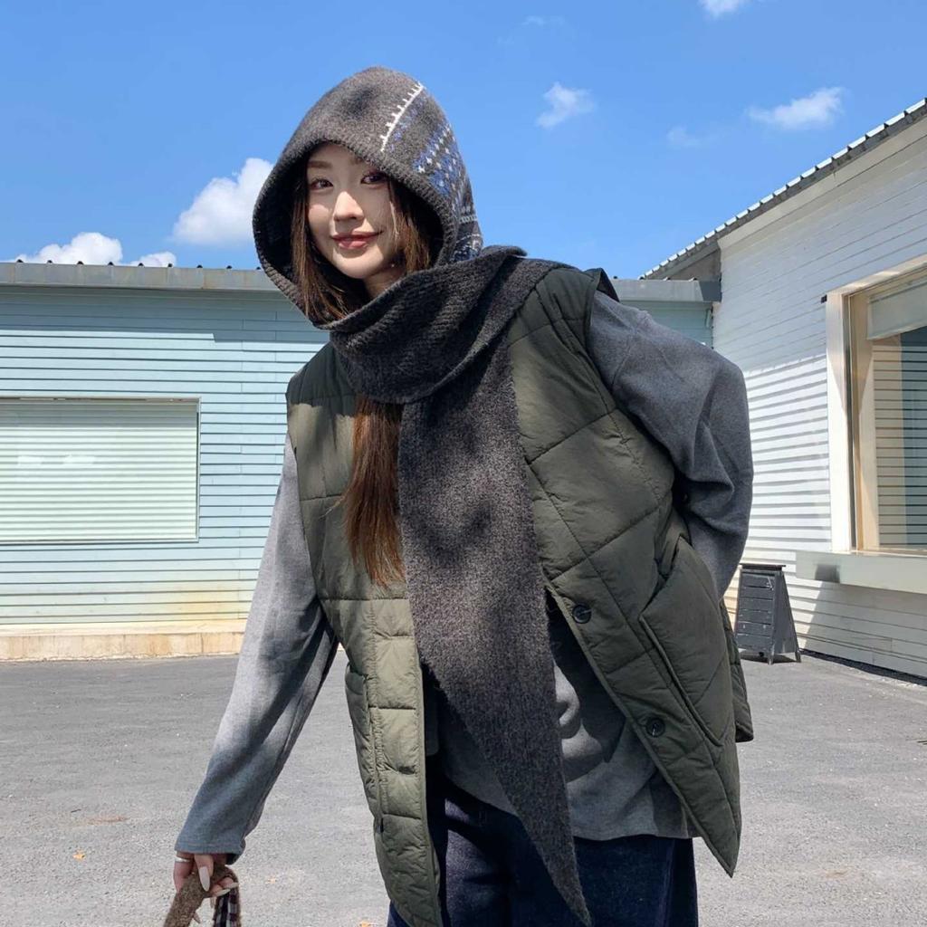 Vintage Fair Island Jacquard Knitted Hooded Scarf Women's Autumn and Winter Ribbon Baotou Ear Cap Integrated Thermal Cap