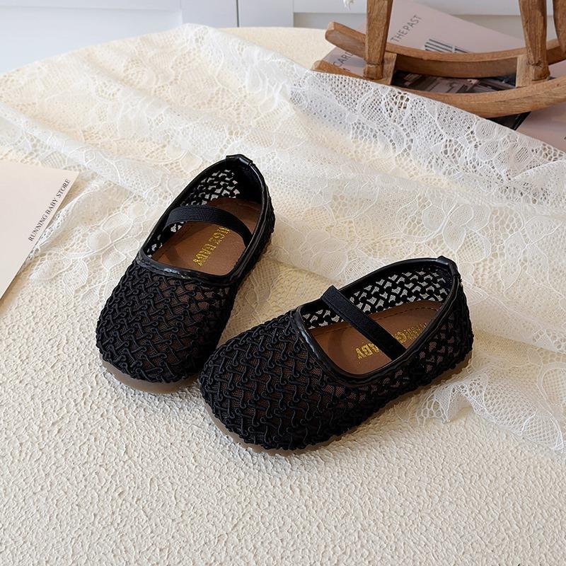 

New Simple Style Summer Girl Leather Shoes Breathable Hollow Princess Sweet Classic Cut-outs Fresh Slip On Footwear I11078 21 чорний