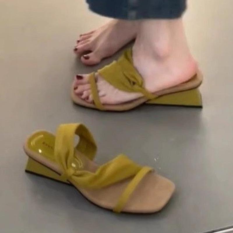 Fashion Sexy Women's Heeled Sandals Fad Mid Heels Shoes 2025 Trend Summer New Square Toe Shallow Slides Designer Wedges Chaussures Femme