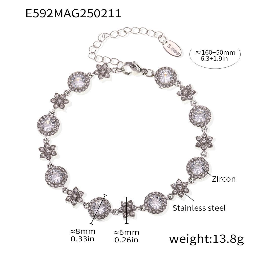 Qiong Yao Six-Petal Flower Zirconia Bracelet: 18K Gold-Plated Stainless Steel, Heavy Design for Women