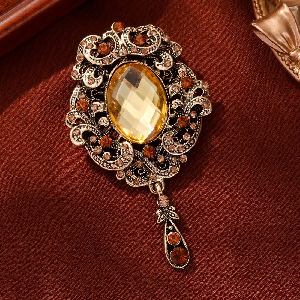 Palazzo Retrò Donna Lusso Leggero Cristallo Ciondolo Anti-esposizione Accessori Spilla