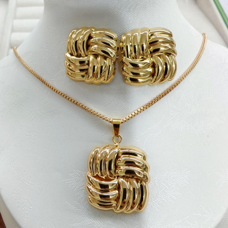Elegant European & American Luxurious Geometric Twist Earrings & Necklace Set