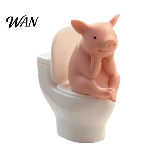 Thinking Pig Ornament Miniature Pink Toilet Figurine, Sitting on Shelf Decoration Statue, Cartoon Farm Animal for Home, Office, Bathroom Shape розовый