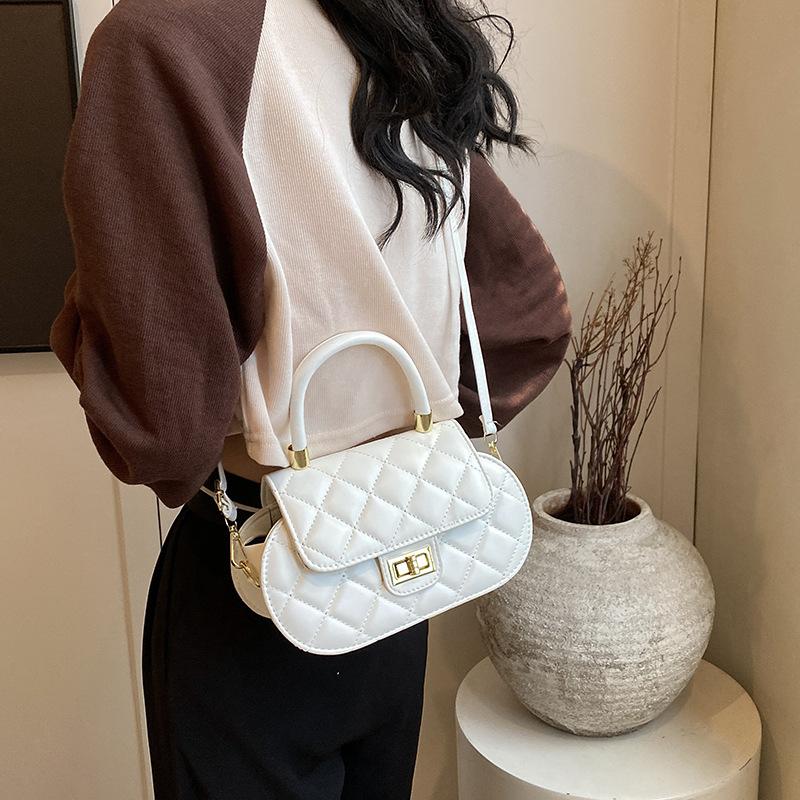 Diamond Embroidered Thread Bag for Women In Summer New Fashion Trendy Light Luxury Chain One Shoulder Armpit Crossbody Small Square Bag