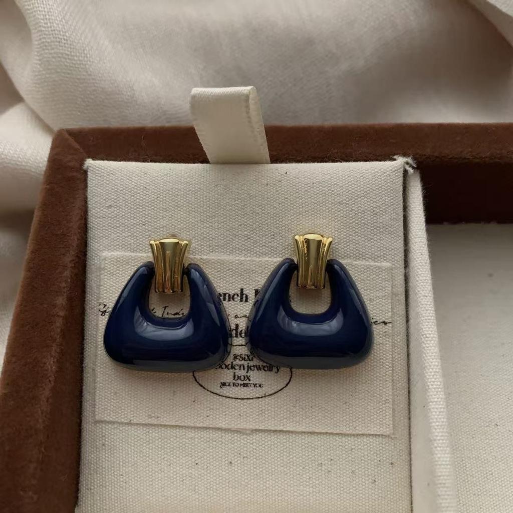 Irregular Ring Enamel Stud Earrings, Natural Light Luxury, High Sense, Fashionable Elegance and Luxury, New Autumn and Winter Earrings