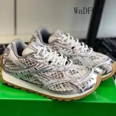 Baskets Quotidiennes Grande Taille 45 46 Hommes Femmes Designer Vintage Chaussures de Course Élégantes Cuir Véritable Maille Plateforme Rehaussée Chaussures de Sport