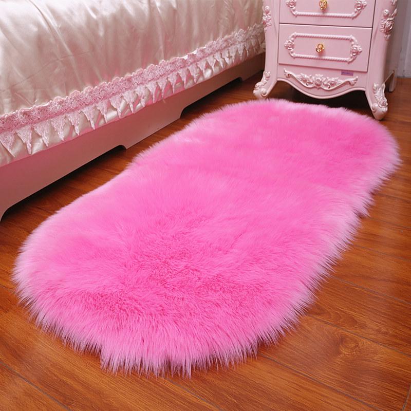White Imitation Wool Plush Carpet for Bedroom & Living Room
