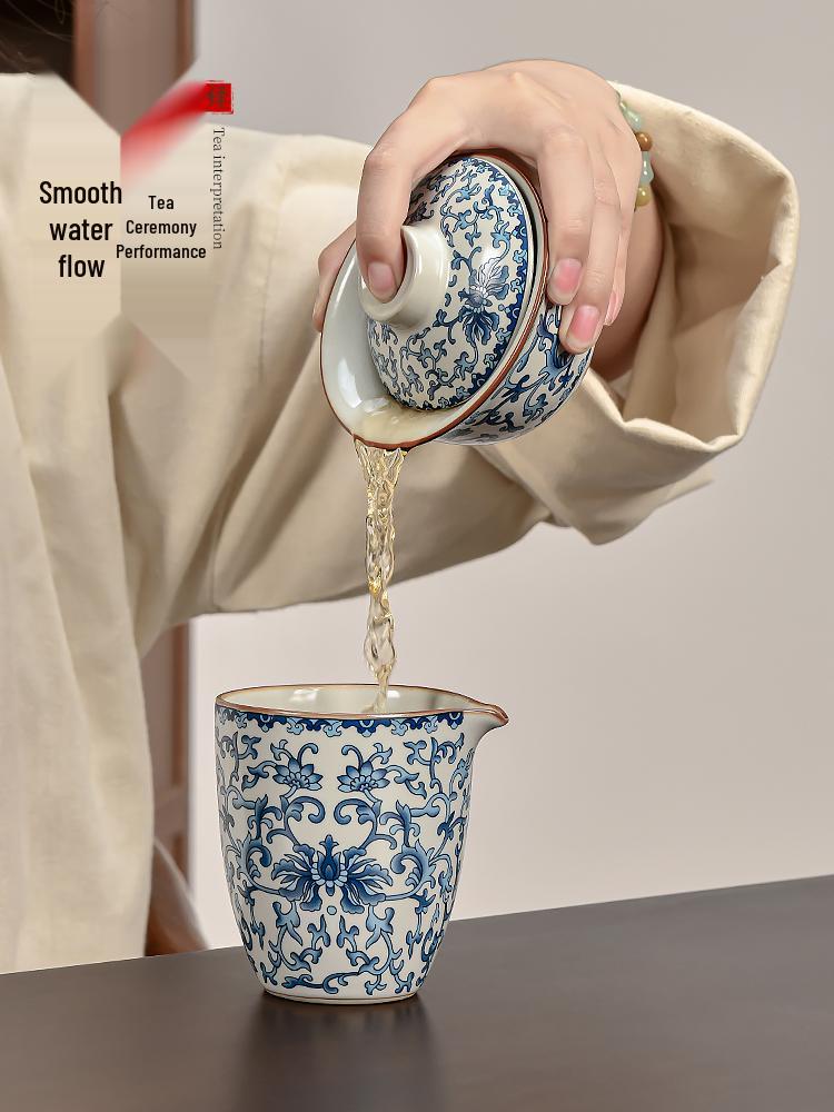 Sancai Gaiwan Tea Set: Ceramic Anti-scalding Tea Cup with Hand-held Pot for Gongfu Brewing.