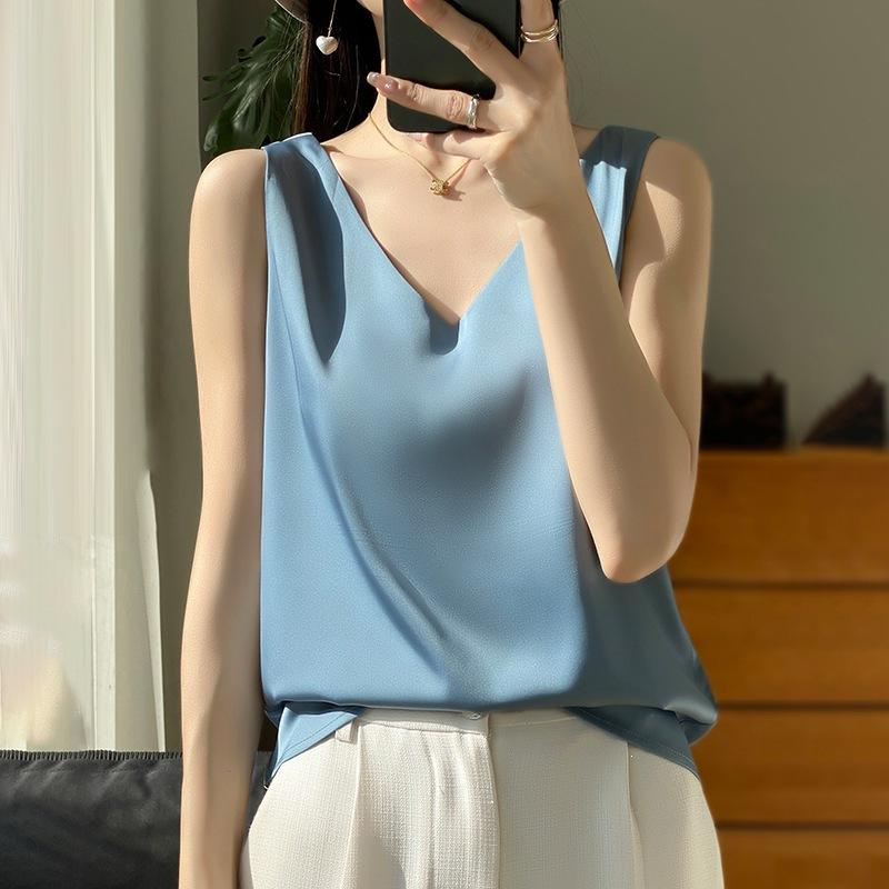 Women S Slim Fit V Neck Short Length Wide Strap Camisole Top