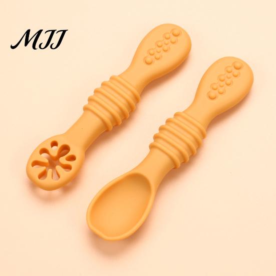 Soft Tip Spoons for Newborns 2Pcs Silicone Baby Spoon, Toddler Training Spoon Puree Fruit Puree, Babies Non-Slip Handle Infant Feeding Self