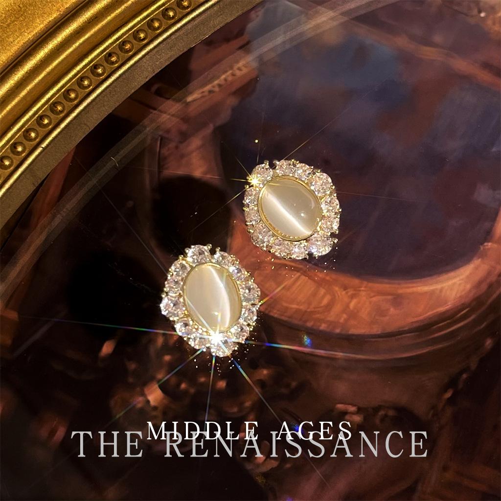 Retro fashion oil-dripping earrings niche temperament medieval style earrings personality high-end pearl earrings