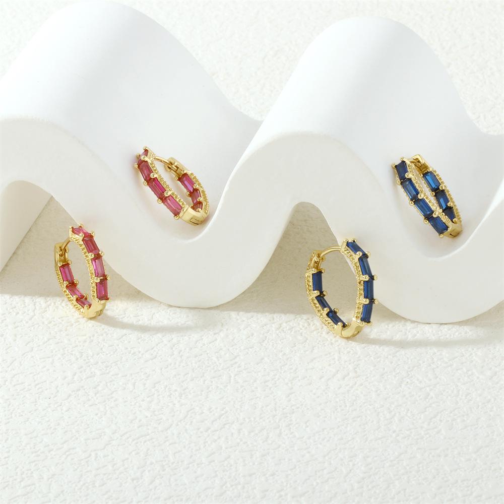 Eleganckie kolczyki koła z cyrkoniami: Pozłacany 18-karatowym złotem do noszenia na co dzień