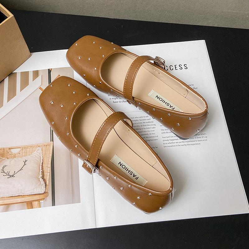 

Mary Jane Shoes Women s Spring 2025 New Rivets Shallow Mouth Single Shoes Thick Heel One-letter Strap Flat-soled Small Leather Shoes 40 коричневий
