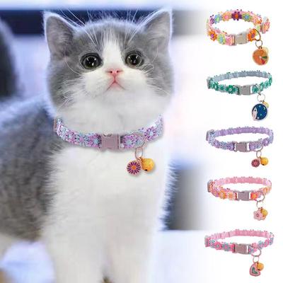 Collier pour Chat Fleur Arc-en-ciel Mode Avec Clochette Chaton Avec Chat Réglable 1 Pièce Collier Collier Réglable Pendentif Chiot R0C6
