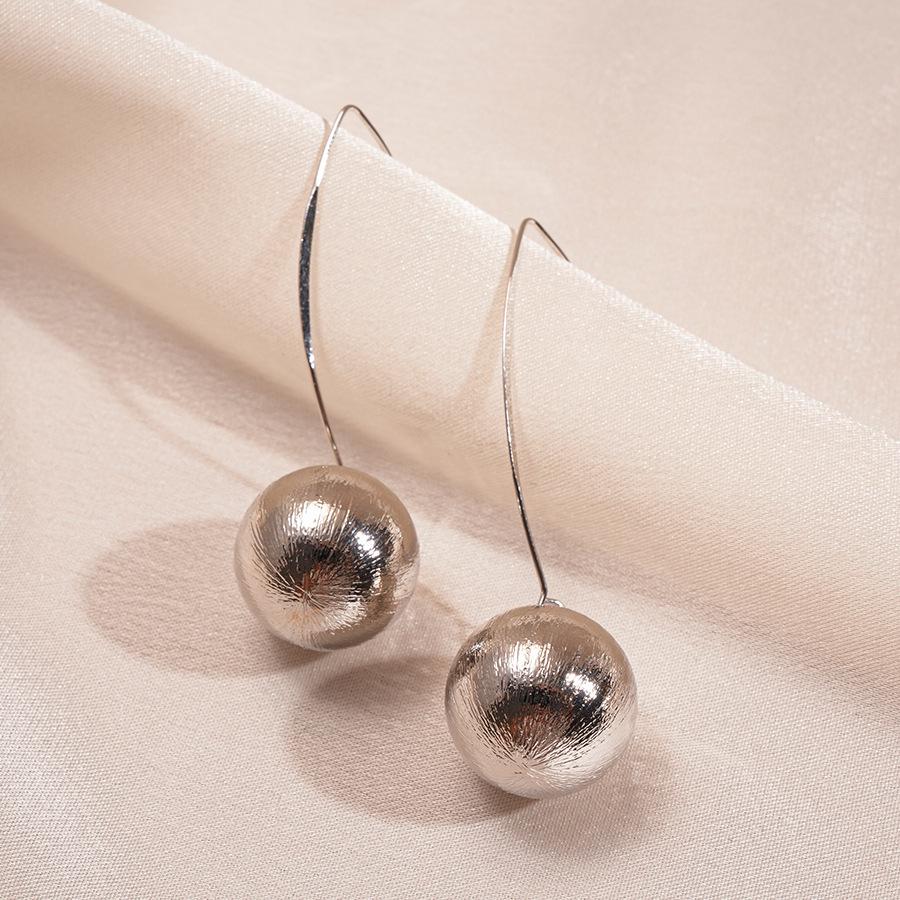 Luxuriöse Rote Blume Quastenohrringe: Stilvolle, Hochwertige Statement-Ohrstecker für Damen