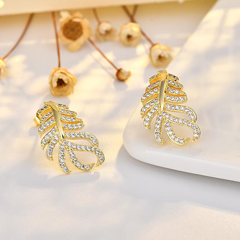 Small Earrings To Raise The Ear Female Personality Simple Cold Wind Earrings Advanced Sense of Jewelry Temperament Sweet Girl Cute Cat Earrings