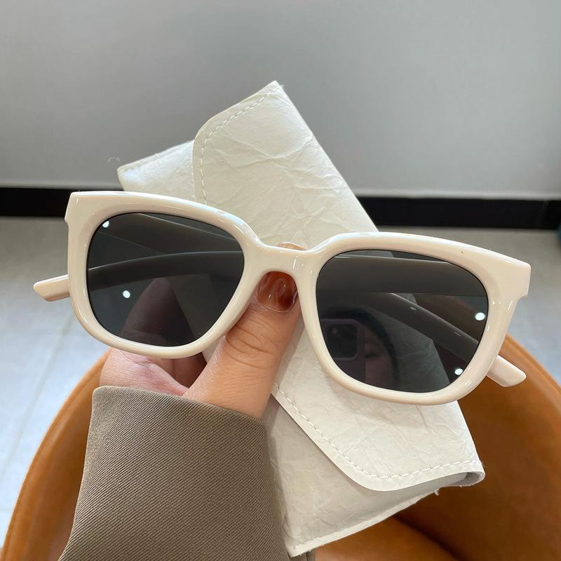 Hnědé sluneční brýle Dámské Kulatý obličej Tenké Čtvercové Bílý rámeček Sluneční brýle Pokročilý smysl