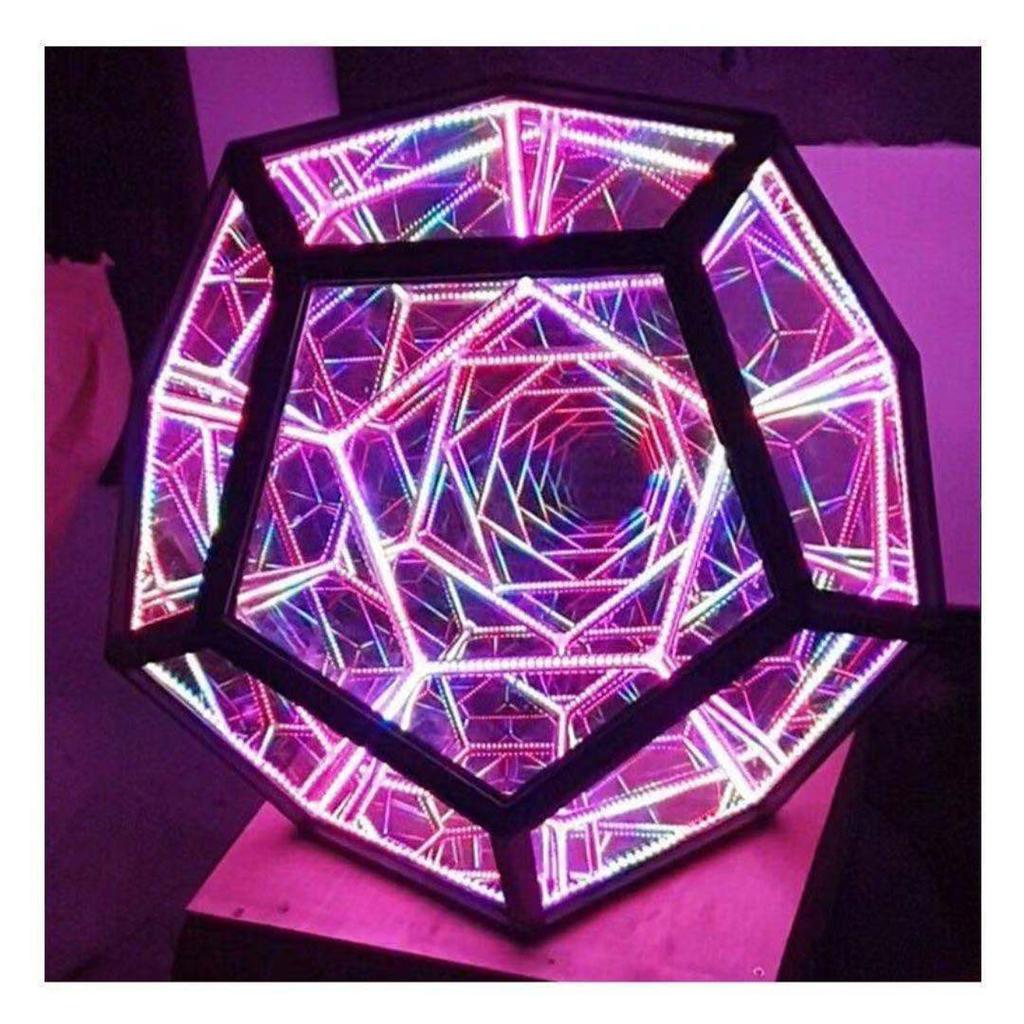 Geometric Dodecahedron Table Lamp with Modern Metal Frame and Multifaceted Panels for Ambient Lighting and Home Decoration