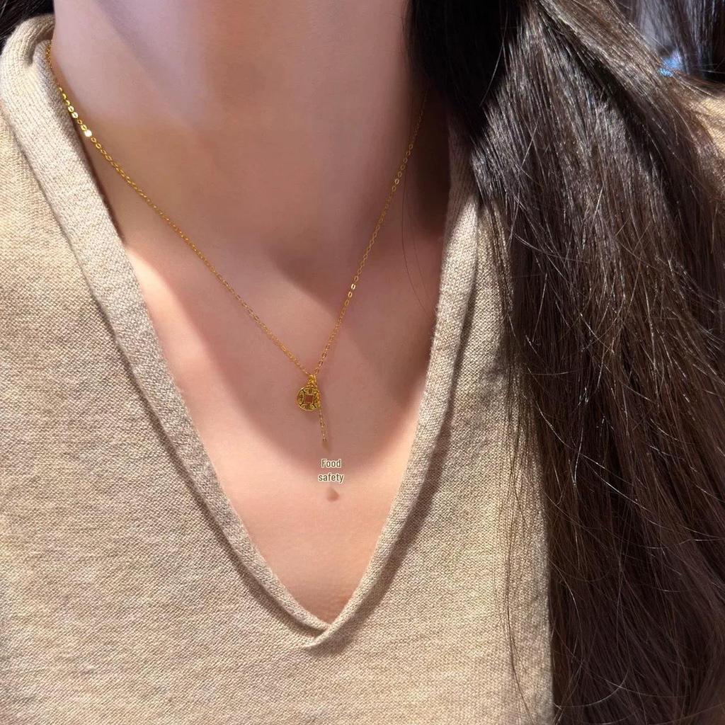 Xiaohongshu Retro Gold Peace Tag Necklace: Women's Light Luxury Niche Clavicle Chain